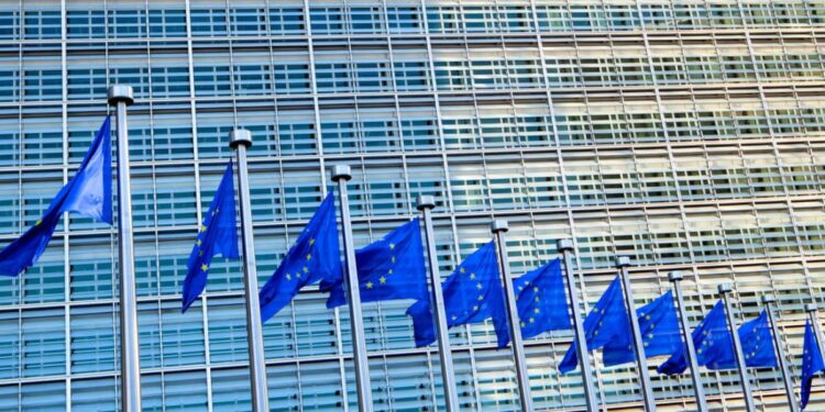 The-Blue-Book-Traineeship-With-The-European-Commission-scaled-1-750x375